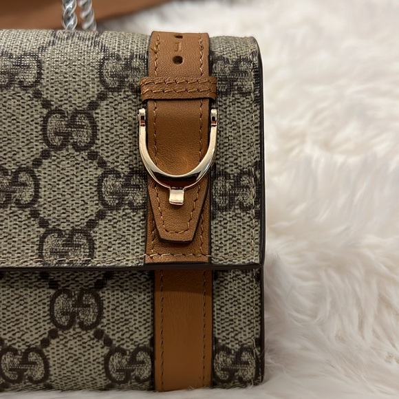 Authentic Gucci Long Wallet - Picture 3 of 17